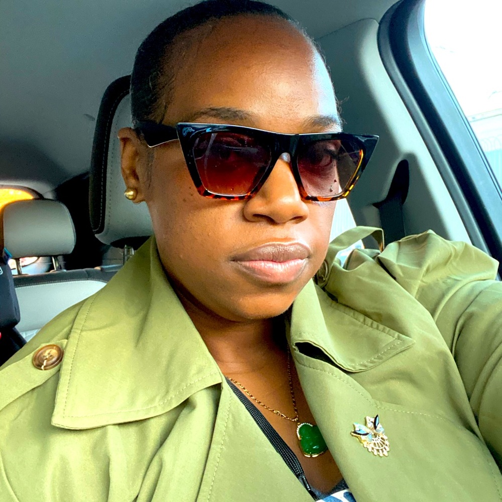 Meet your Posher, Tiara